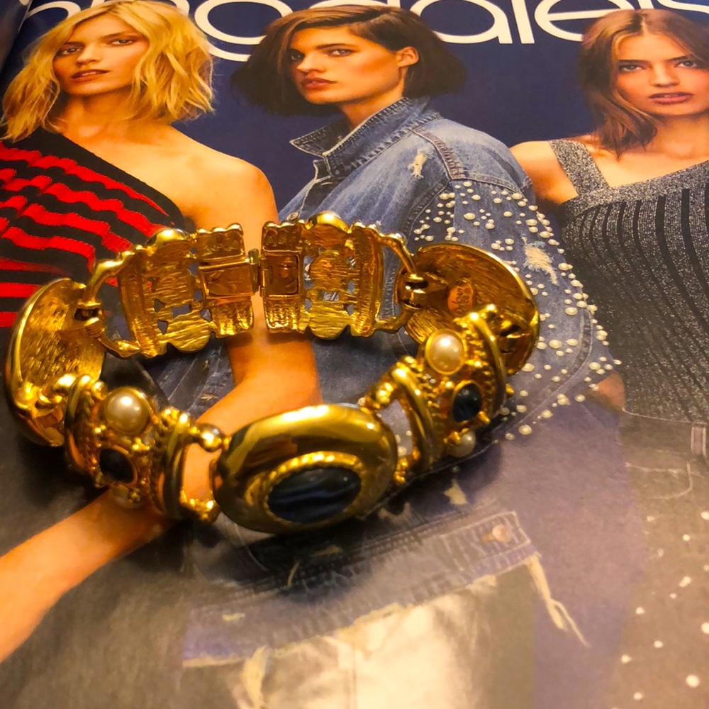 ❤️Vintage Joan Rivers Gold Tone Blue Cabochon Link Bracelet